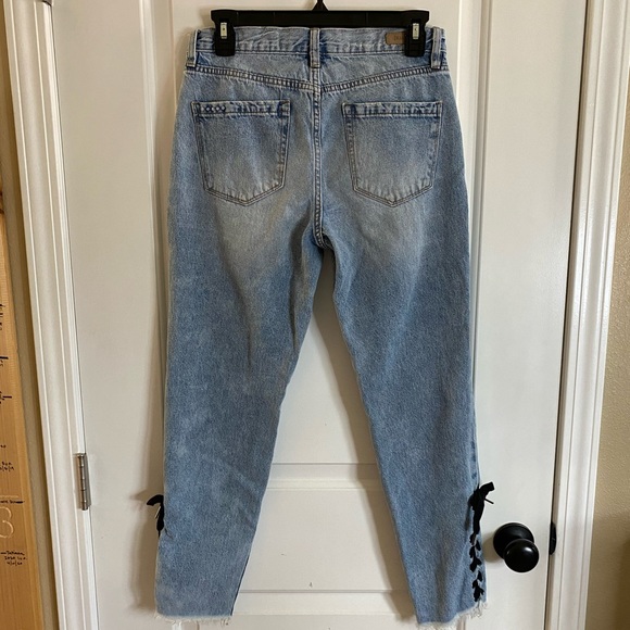 Blank NYC High Rise Tapered Lace Up Raw Hem Jeans - Picture 9 of 13